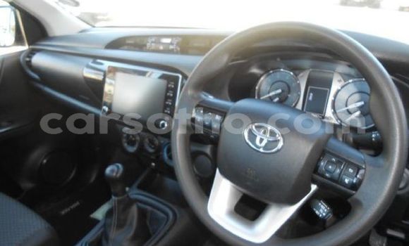 اشتري مستعمل Toyota Hilux White سيارة في Maseru في Maseru اشتري مستعمل Toyota Hilux White سيارة في Maseru في Maseru