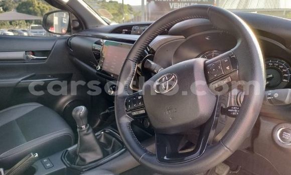 Sayi Na hannu Toyota Hilux White Mota in Maseru a Maseru Sayi Na hannu Toyota Hilux White Mota in Maseru a Maseru