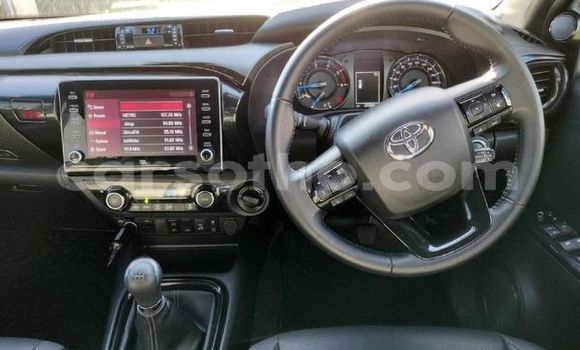 Sayi Na hannu Toyota Hilux White Mota in Maseru a Maseru Sayi Na hannu Toyota Hilux White Mota in Maseru a Maseru
