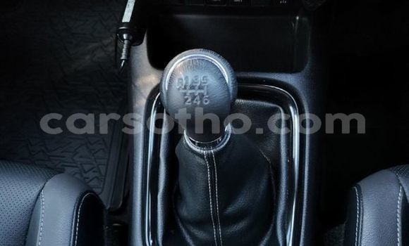 Sayi Na hannu Toyota Hilux White Mota in Maseru a Maseru Sayi Na hannu Toyota Hilux White Mota in Maseru a Maseru