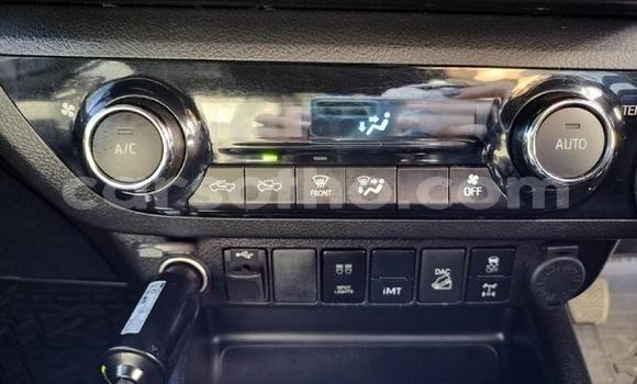 Sayi Na hannu Toyota Hilux White Mota in Maseru a Maseru Sayi Na hannu Toyota Hilux White Mota in Maseru a Maseru