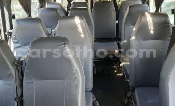 Acheter Occasion Voiture Mercedes Viano Blanc à Maseru, Maseru Acheter Occasion Voiture Mercedes Viano Blanc à Maseru, Maseru