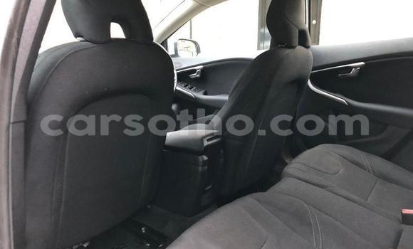 Buy Used Volvo V40 White Car in Mohale's Hoek in Mohale's Hoek Buy Used Volvo V40 White Car in Mohale's Hoek in Mohale's Hoek