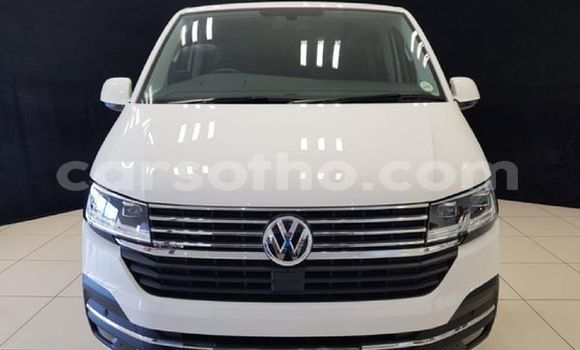Sayi Na hannu Volkswagen Caravelle White Mota in Maseru a Maseru Sayi Na hannu Volkswagen Caravelle White Mota in Maseru a Maseru