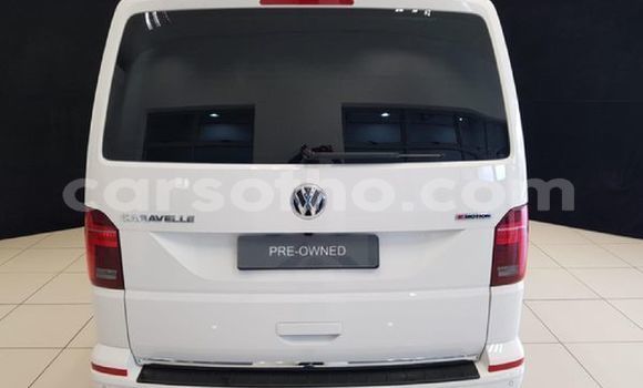 Sayi Na hannu Volkswagen Caravelle White Mota in Maseru a Maseru Sayi Na hannu Volkswagen Caravelle White Mota in Maseru a Maseru