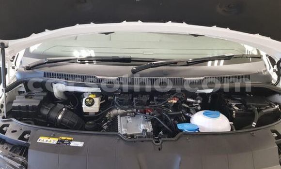 Sayi Na hannu Volkswagen Caravelle White Mota in Maseru a Maseru Sayi Na hannu Volkswagen Caravelle White Mota in Maseru a Maseru