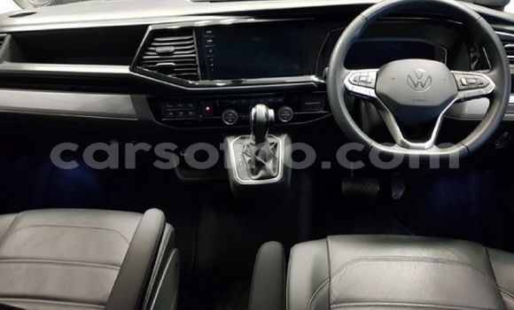 Sayi Na hannu Volkswagen Caravelle White Mota in Maseru a Maseru Sayi Na hannu Volkswagen Caravelle White Mota in Maseru a Maseru