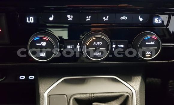 Sayi Na hannu Volkswagen Caravelle White Mota in Maseru a Maseru Sayi Na hannu Volkswagen Caravelle White Mota in Maseru a Maseru