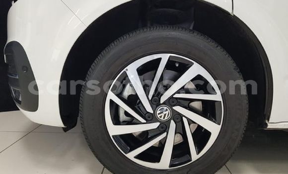 Sayi Na hannu Volkswagen Caravelle White Mota in Maseru a Maseru Sayi Na hannu Volkswagen Caravelle White Mota in Maseru a Maseru