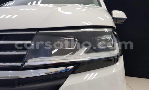 Sayi Na hannu Volkswagen Caravelle White Mota in Maseru a Maseru Sayi Na hannu Volkswagen Caravelle White Mota in Maseru a Maseru
