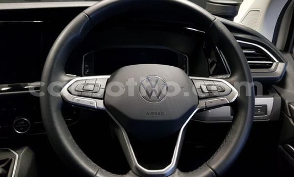 Sayi Na hannu Volkswagen Caravelle White Mota in Maseru a Maseru Sayi Na hannu Volkswagen Caravelle White Mota in Maseru a Maseru