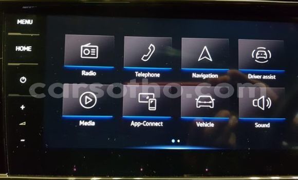 Sayi Na hannu Volkswagen Caravelle White Mota in Maseru a Maseru Sayi Na hannu Volkswagen Caravelle White Mota in Maseru a Maseru