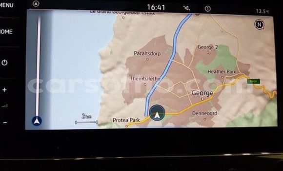 Sayi Na hannu Volkswagen Caravelle White Mota in Maseru a Maseru Sayi Na hannu Volkswagen Caravelle White Mota in Maseru a Maseru