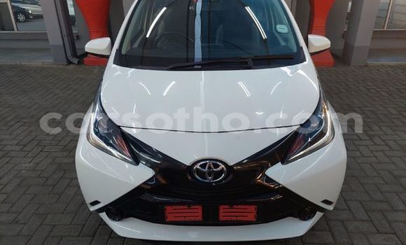 Sayi Na hannu Toyota Aygo White Mota in Maseru a Maseru Sayi Na hannu Toyota Aygo White Mota in Maseru a Maseru