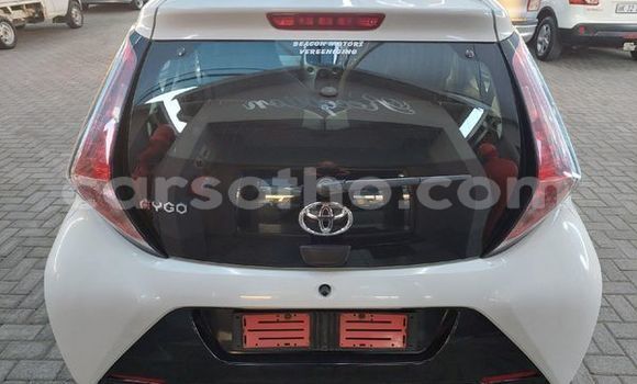 Sayi Na hannu Toyota Aygo White Mota in Maseru a Maseru Sayi Na hannu Toyota Aygo White Mota in Maseru a Maseru