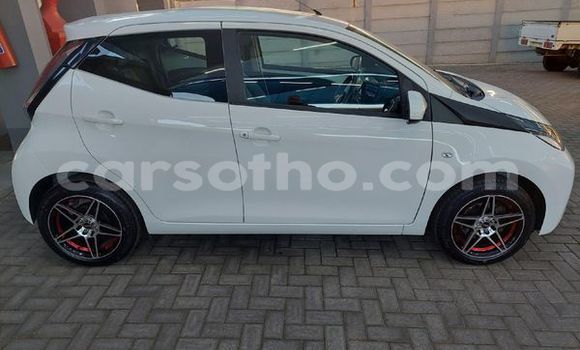 Sayi Na hannu Toyota Aygo White Mota in Maseru a Maseru Sayi Na hannu Toyota Aygo White Mota in Maseru a Maseru