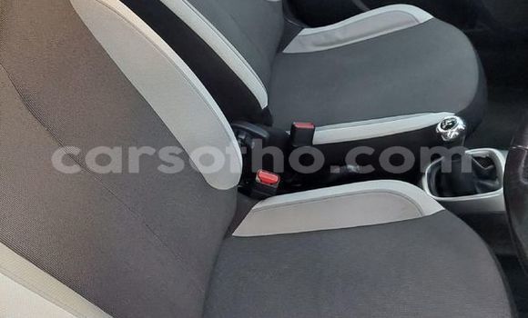 Sayi Na hannu Toyota Aygo White Mota in Maseru a Maseru Sayi Na hannu Toyota Aygo White Mota in Maseru a Maseru