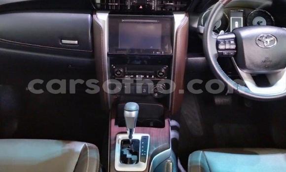 Sayi Na hannu Toyota Fortuner White Mota in Maseru a Maseru Sayi Na hannu Toyota Fortuner White Mota in Maseru a Maseru