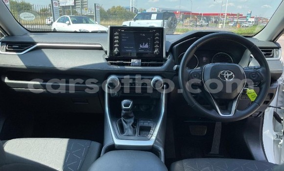 اشتري مستعمل Toyota RAV4 White سيارة في Maseru في Maseru اشتري مستعمل Toyota RAV4 White سيارة في Maseru في Maseru