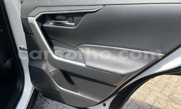 اشتري مستعمل Toyota RAV4 White سيارة في Maseru في Maseru اشتري مستعمل Toyota RAV4 White سيارة في Maseru في Maseru