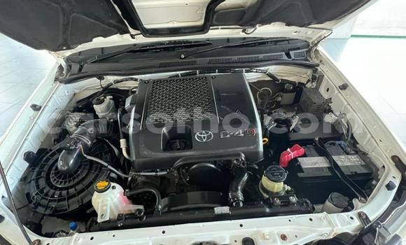 Sayi Na hannu Toyota Hilux White Mota in Maseru a Maseru Sayi Na hannu Toyota Hilux White Mota in Maseru a Maseru