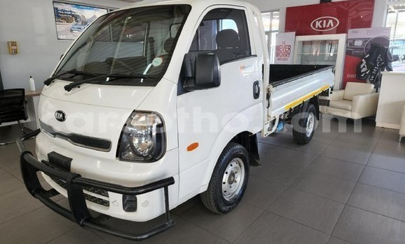 Sayi Na hannu Kia K5 White Mota in Maseru a Maseru Sayi Na hannu Kia K5 White Mota in Maseru a Maseru