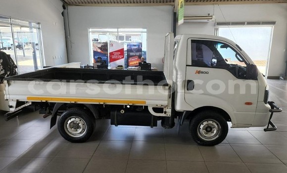 Sayi Na hannu Kia K5 White Mota in Maseru a Maseru Sayi Na hannu Kia K5 White Mota in Maseru a Maseru