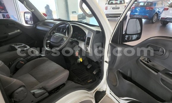 Sayi Na hannu Kia K5 White Mota in Maseru a Maseru Sayi Na hannu Kia K5 White Mota in Maseru a Maseru