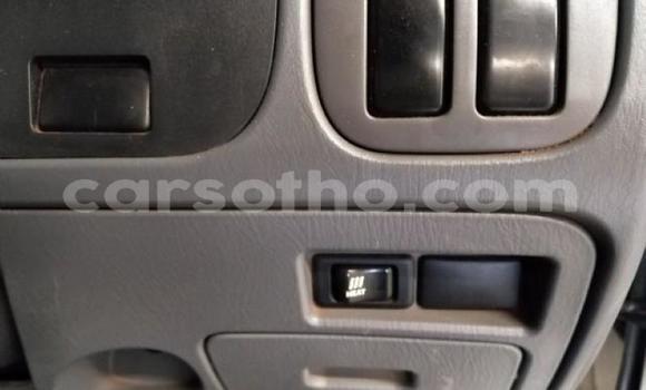 Sayi Na hannu Nissan Hardbody White Mota in Maseru a Maseru Sayi Na hannu Nissan Hardbody White Mota in Maseru a Maseru