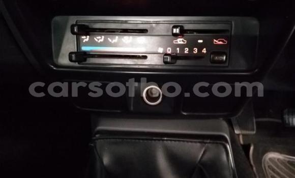 Sayi Na hannu Nissan Hardbody White Mota in Maseru a Maseru Sayi Na hannu Nissan Hardbody White Mota in Maseru a Maseru