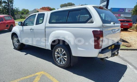 Buy Used Isuzu KB White Car in Maseru in Maseru Buy Used Isuzu KB White Car in Maseru in Maseru