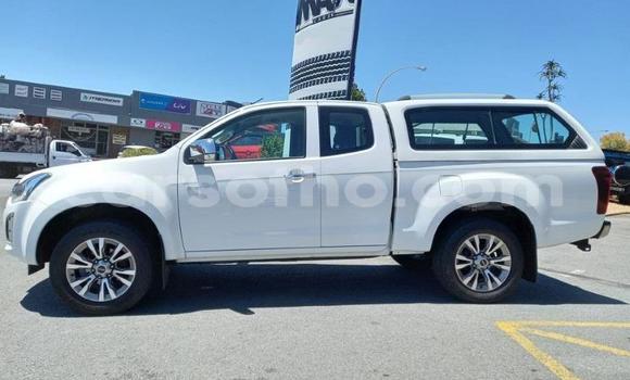 Buy Used Isuzu KB White Car in Maseru in Maseru Buy Used Isuzu KB White Car in Maseru in Maseru