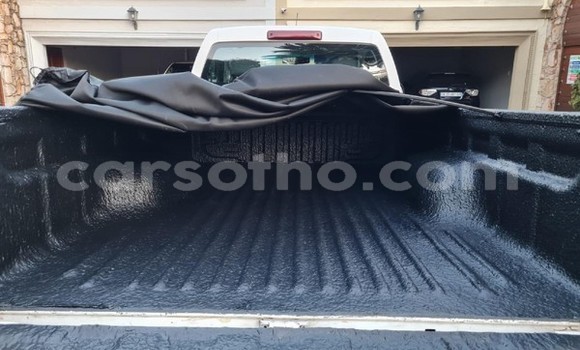 Acheter Occasion Voiture Isuzu KB Blanc à Maseru, Maseru Acheter Occasion Voiture Isuzu KB Blanc à Maseru, Maseru