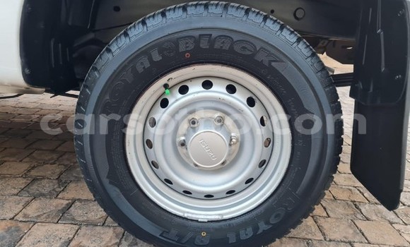 Acheter Occasion Voiture Isuzu KB Blanc à Maseru, Maseru Acheter Occasion Voiture Isuzu KB Blanc à Maseru, Maseru