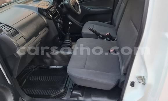 Acheter Occasion Voiture Isuzu KB Blanc à Maseru, Maseru Acheter Occasion Voiture Isuzu KB Blanc à Maseru, Maseru