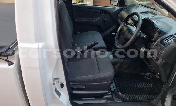 Acheter Occasion Voiture Isuzu KB Blanc à Maseru, Maseru Acheter Occasion Voiture Isuzu KB Blanc à Maseru, Maseru