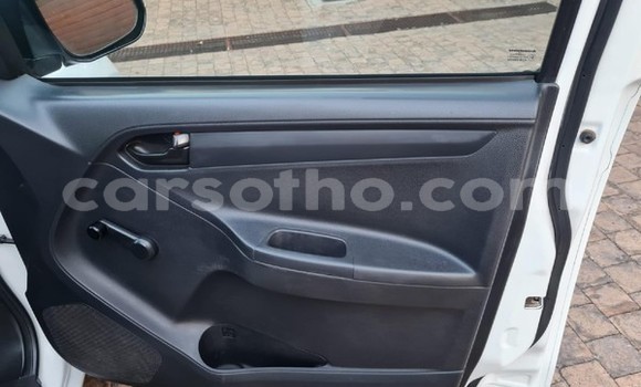 Acheter Occasion Voiture Isuzu KB Blanc à Maseru, Maseru Acheter Occasion Voiture Isuzu KB Blanc à Maseru, Maseru