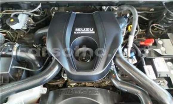 Acheter Occasion Voiture Isuzu KB Gris à Hlotse, Leribe Acheter Occasion Voiture Isuzu KB Gris à Hlotse, Leribe