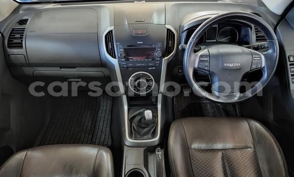 Acheter Occasion Voiture Isuzu KB Rouge à Maseru, Maseru Acheter Occasion Voiture Isuzu KB Rouge à Maseru, Maseru