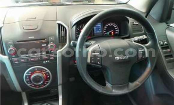 Acheter Occasion Voiture Isuzu KB Gris à Hlotse, Leribe Acheter Occasion Voiture Isuzu KB Gris à Hlotse, Leribe
