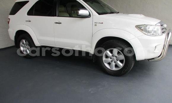 اشتري مستعمل Toyota Fortuner White سيارة في Maseru في Maseru اشتري مستعمل Toyota Fortuner White سيارة في Maseru في Maseru