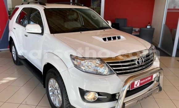 Acheter Occasion Voiture Toyota Fortuner Blanc à Maseru, Maseru Acheter Occasion Voiture Toyota Fortuner Blanc à Maseru, Maseru