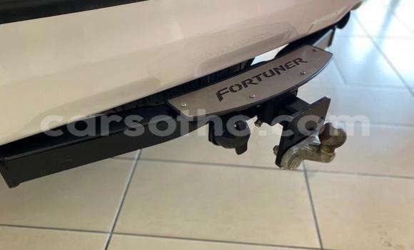 Acheter Occasion Voiture Toyota Fortuner Blanc à Maseru, Maseru Acheter Occasion Voiture Toyota Fortuner Blanc à Maseru, Maseru