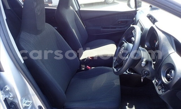 اشتري مستعمل Toyota Vitz Silver سيارة في Maseru في Maseru اشتري مستعمل Toyota Vitz Silver سيارة في Maseru في Maseru