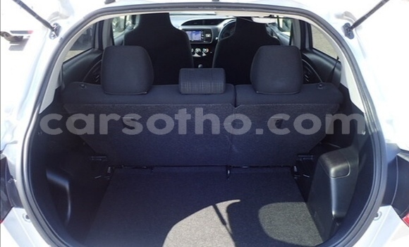 اشتري مستعمل Toyota Vitz Silver سيارة في Maseru في Maseru اشتري مستعمل Toyota Vitz Silver سيارة في Maseru في Maseru