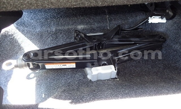 اشتري مستعمل Toyota Vitz Silver سيارة في Maseru في Maseru اشتري مستعمل Toyota Vitz Silver سيارة في Maseru في Maseru