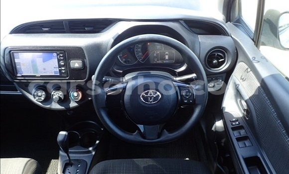 اشتري مستعمل Toyota Vitz Silver سيارة في Maseru في Maseru اشتري مستعمل Toyota Vitz Silver سيارة في Maseru في Maseru