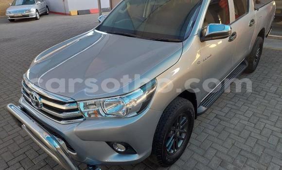 Sayi Na hannu Toyota Hilux Silver Mota in Maseru a Maseru Sayi Na hannu Toyota Hilux Silver Mota in Maseru a Maseru