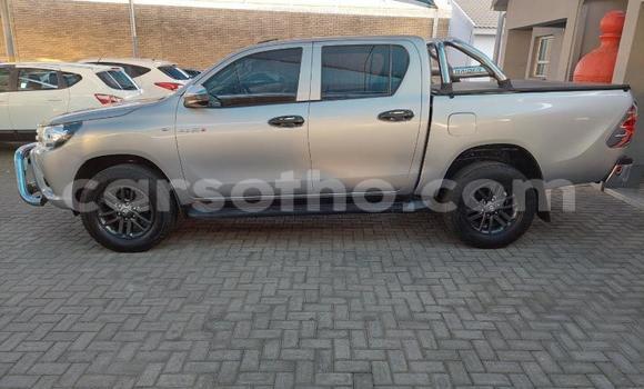 Sayi Na hannu Toyota Hilux Silver Mota in Maseru a Maseru Sayi Na hannu Toyota Hilux Silver Mota in Maseru a Maseru