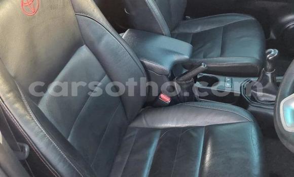 Sayi Na hannu Toyota Hilux Silver Mota in Maseru a Maseru Sayi Na hannu Toyota Hilux Silver Mota in Maseru a Maseru